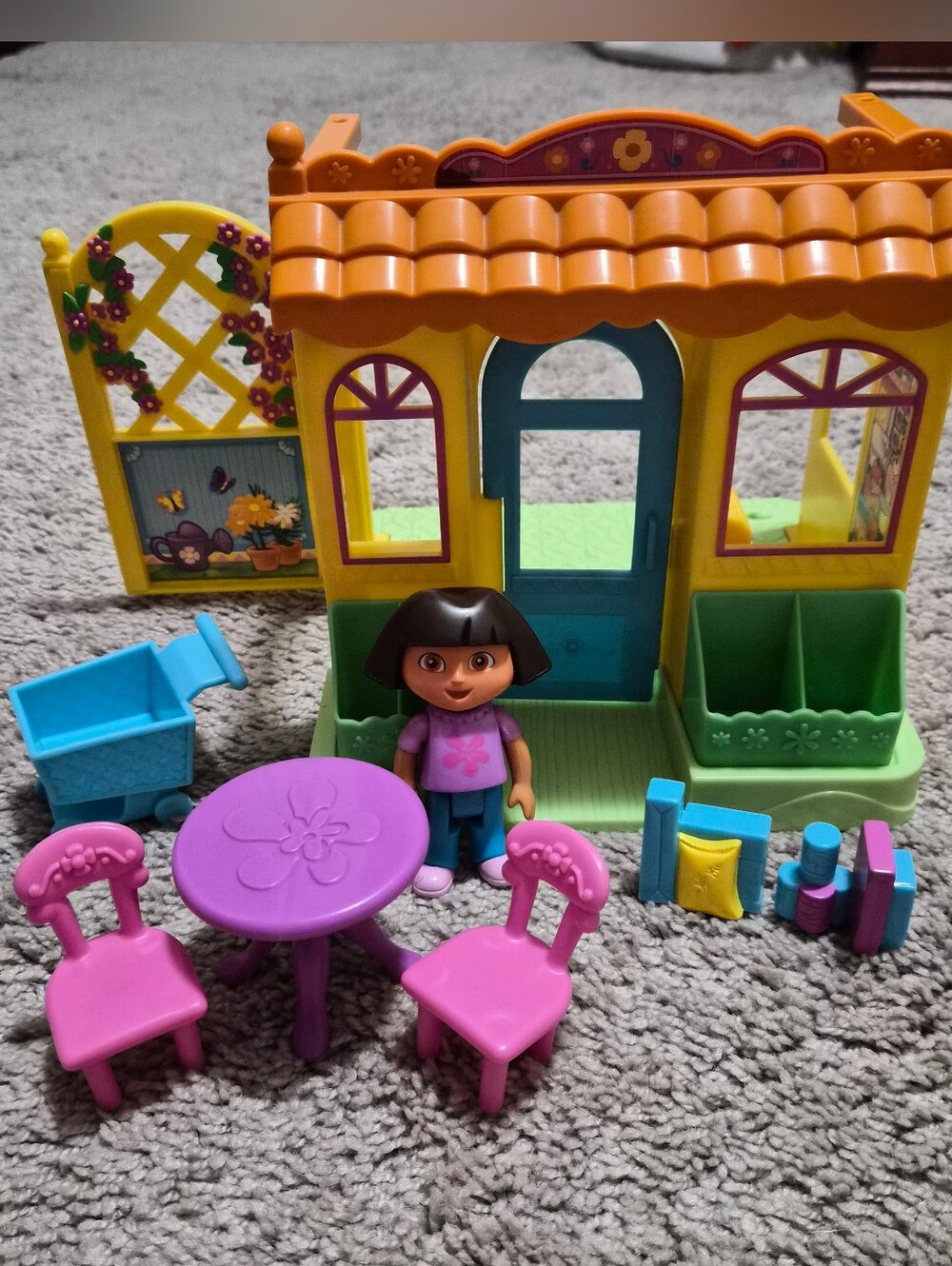 Dora The Explorer Shopping/House Play Set